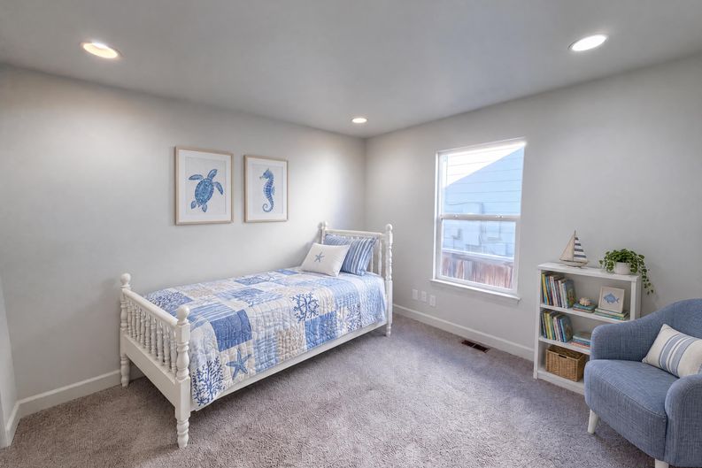 Photo 8 of 27 of 10009 Strathfield Ln, Highlands Ranch, CO