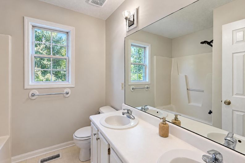 Photo 9 of 15 of 4513 Pintail Ct, Raleigh, NC