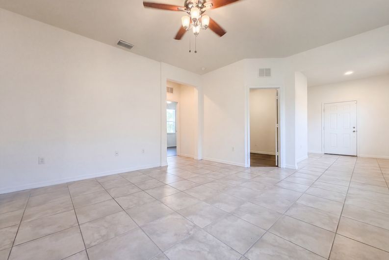 Photo 3 of 19 of 6308 Magnolia Park Blvd, Riverview, FL