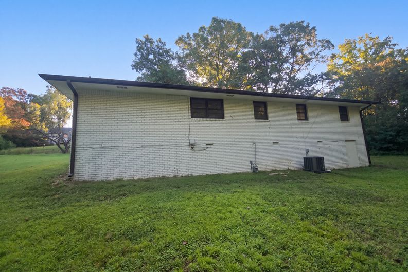 Photo 20 of 33 of 6489 N Sweetwater Rd, Lithia Springs, GA