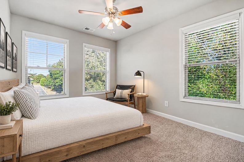 Photo 11 of 19 of 7910 Willoughby Ct, Alpharetta, GA