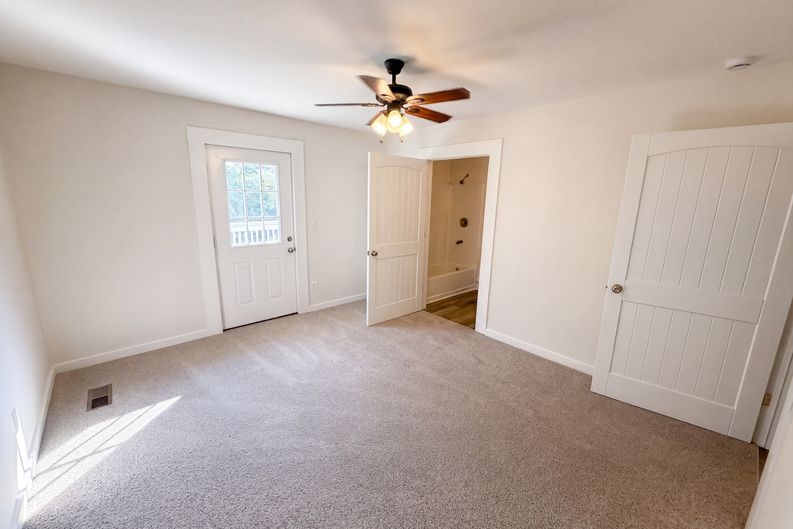 Photo 4 of 41 of 204 Jim Grizzle Rd, Royston, GA