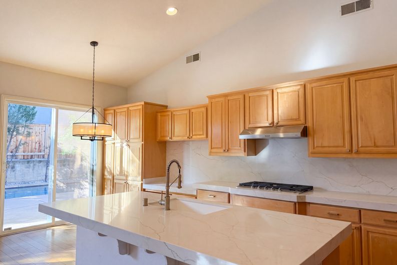 Photo 10 of 51 of 1401 Grey Owl Cir, Roseville, CA