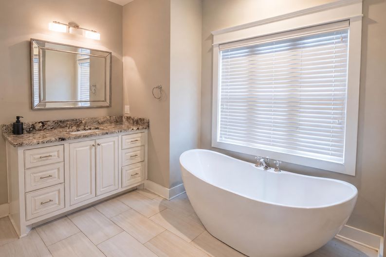 Photo 11 of 38 of 521 Autumnstone Ln, Bowling Green, KY
