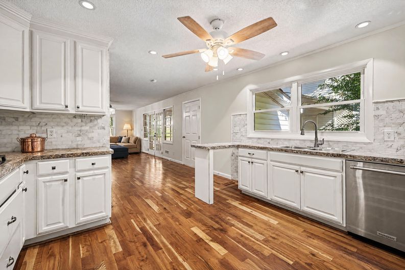 Photo 9 of 23 of 211 Windsor Dr, Shelby, NC