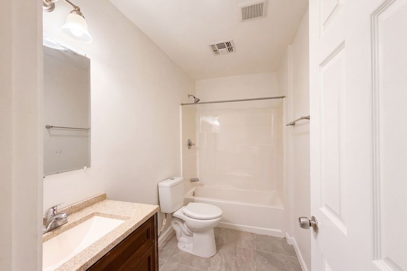 Photo 14 of 16 of 3537 Rebecca St, Houston, TX