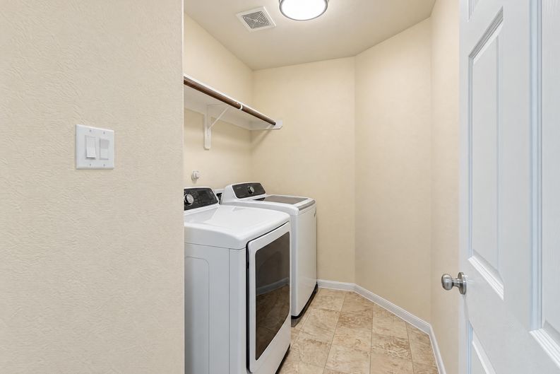 Photo 21 of 26 of 6516 Stoney Creek Dr, Pasadena, TX