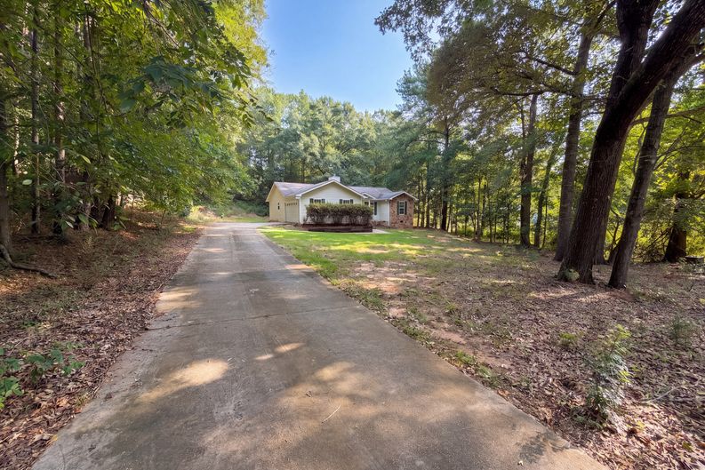 Photo 23 of 26 of 103 Saddlebrook Ct, Lagrange, GA