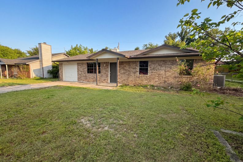 Photo 14 of 16 of 912 Hackberry St, Copperas Cove, TX