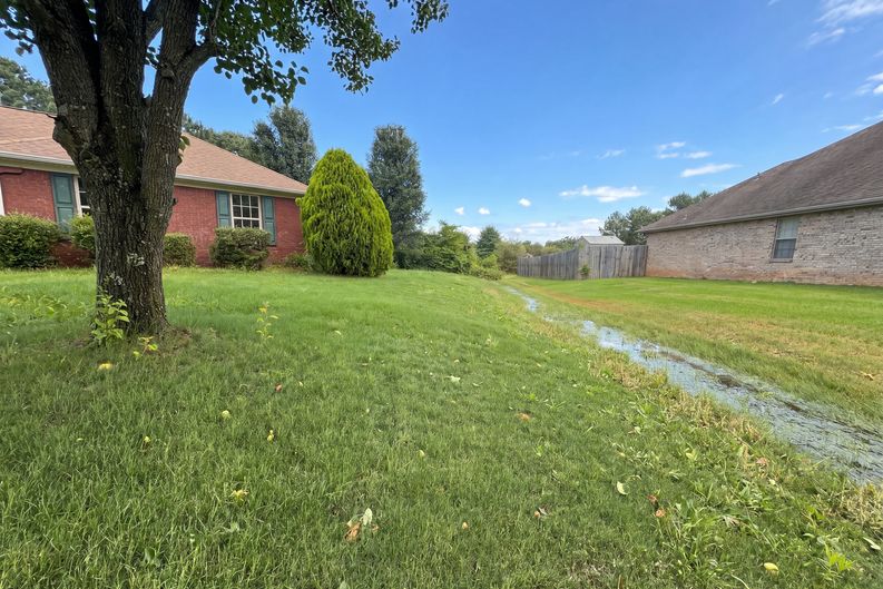 Photo 18 of 19 of 223 Williston Dr, Huntsville, AL