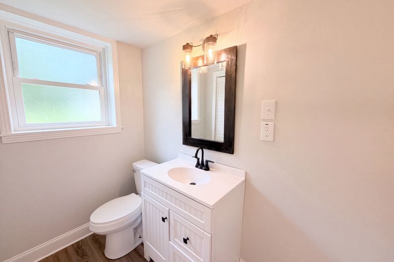 Photo 12 of 25 of 324 Woodale Dr, Clarksville, TN
