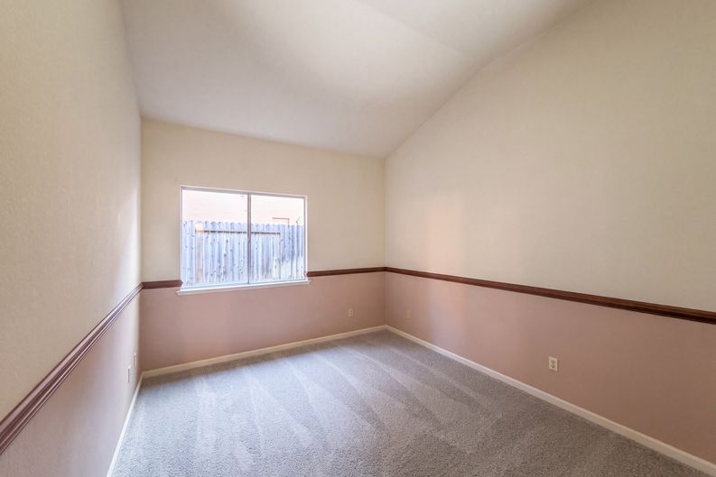 Photo 10 of 44 of 5344 Swindon Rd, Rocklin, CA