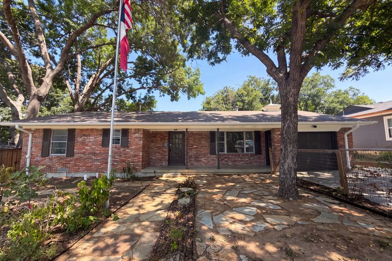 Photo 20 of 23 of 808 Griffin St, McKinney, TX