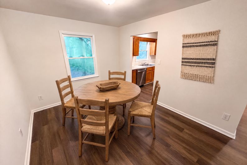 Photo 6 of 28 of 6409 Tivoli Ct, Charlotte, NC