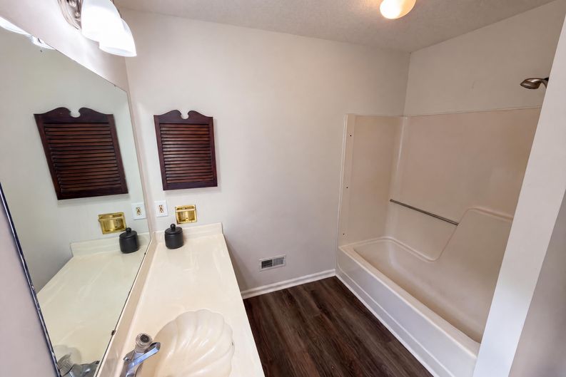 Photo 11 of 19 of 8909 Danson Dr, Charlotte, NC