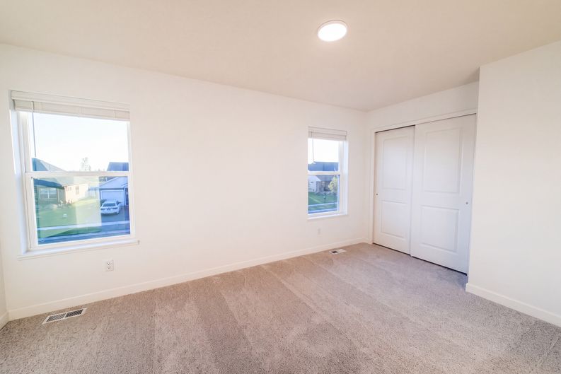 Photo 12 of 23 of 10773 Hemingway Ave S, Cottage Grove, MN