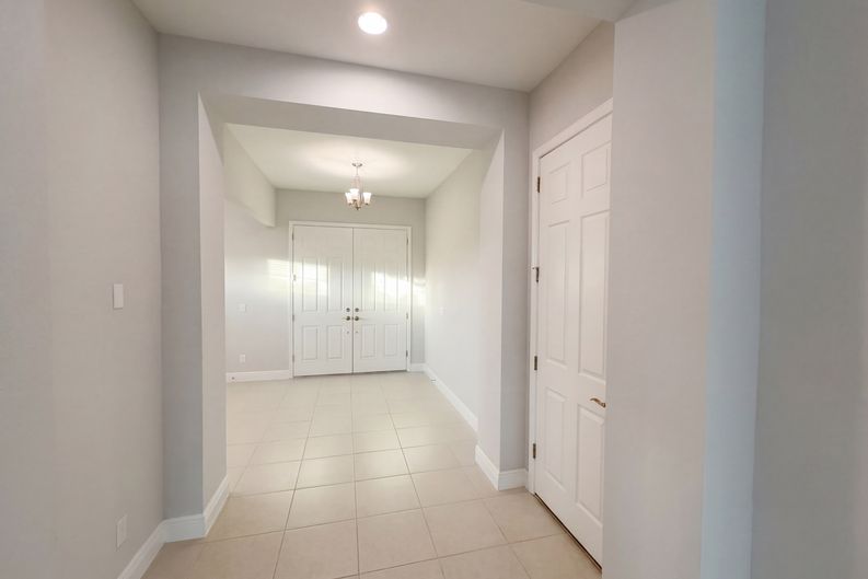 Photo 11 of 56 of 11277 Rustic Timber Loop, San Antonio, FL