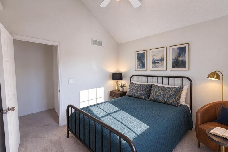 Photo 12 of 25 of 801 Courtland Ct, Belton, MO