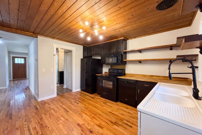 Photo 6 of 21 of 509 Drake Ave, Nashville, TN