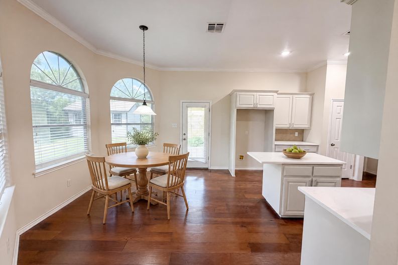 Photo 3 of 16 of 11117 Weatherford Dr, Belton, TX