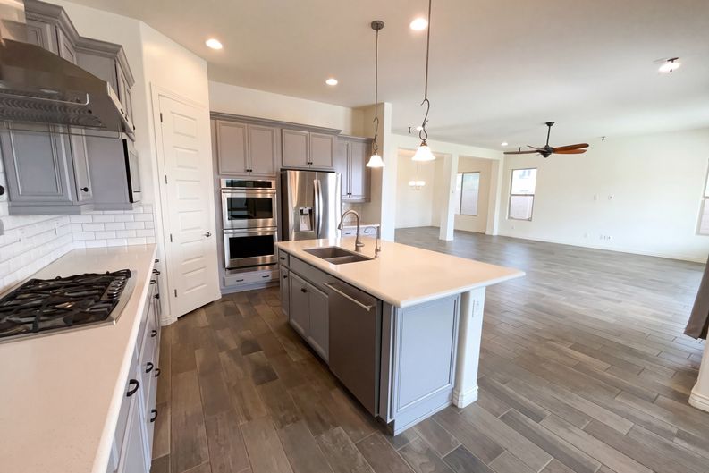 Photo 7 of 58 of 2312 E Susan Dr, Gilbert, AZ