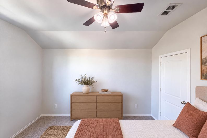 Photo 18 of 28 of 625 River Rock Dr, Azle, TX