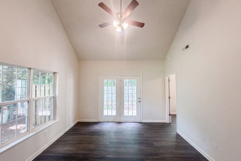 Photo 11 of 23 of 30 Pickwick Pl, Greensboro, NC