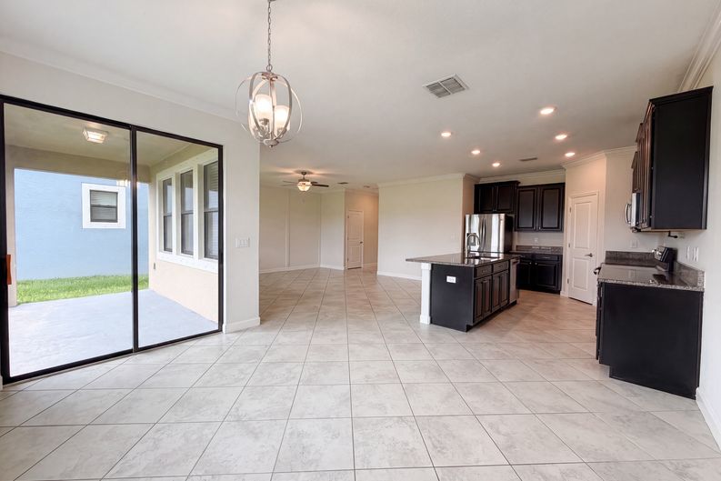 Photo 10 of 36 of 9709 Ivory Dr, Sun City Center, FL