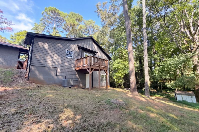 Photo 5 of 22 of 2674 Skylane Dr, Marietta, GA