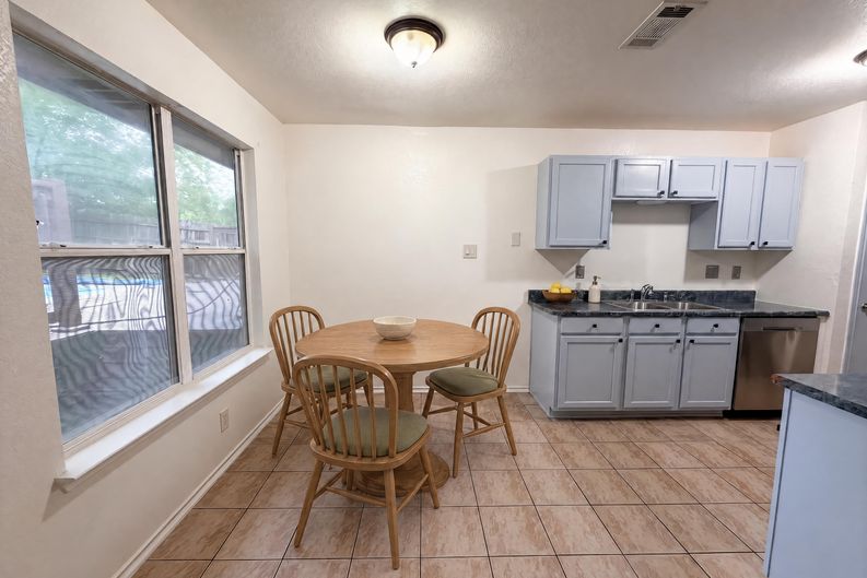 Photo 8 of 17 of 2708 Timberline Dr, Killeen, TX