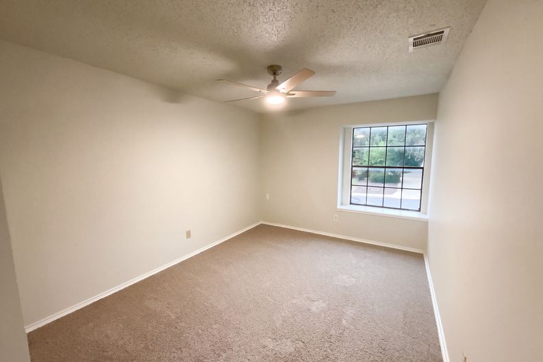 Photo 16 of 22 of 7724 Benbrook, San Antonio, TX