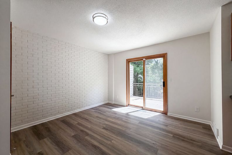 Photo 8 of 21 of 13637 Heather Hills Dr, Burnsville, MN
