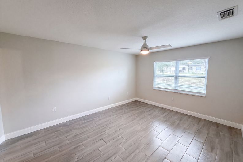 Photo 11 of 37 of 8165 Ridge Rd, Weeki Wachee, FL