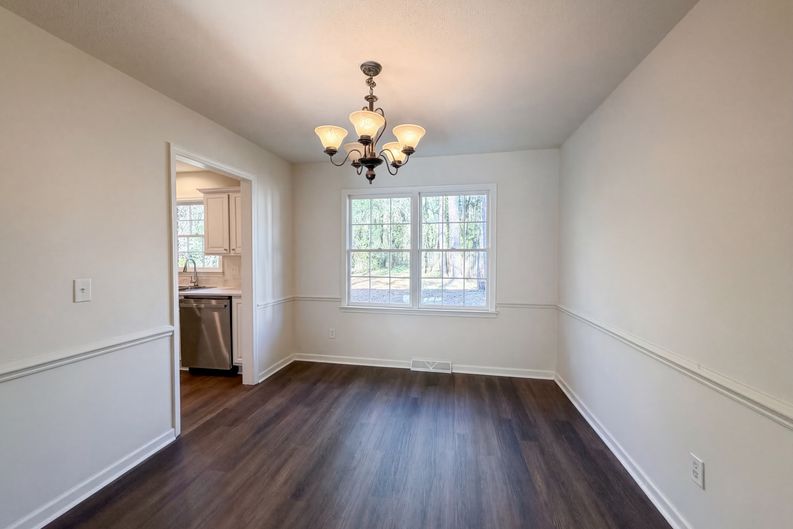 Photo 7 of 22 of 102 Brailsford Rd, Summerville, SC