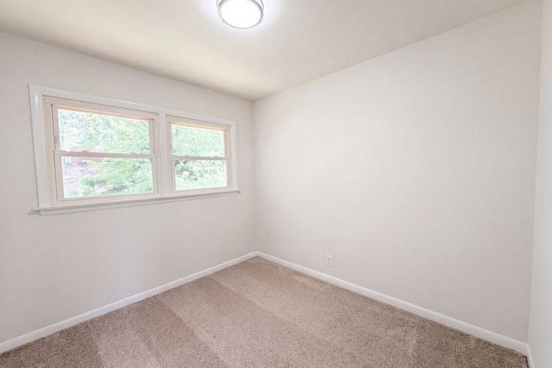 Photo 4 of 19 of 1116 Cunningham Ave, Saint Charles, MO
