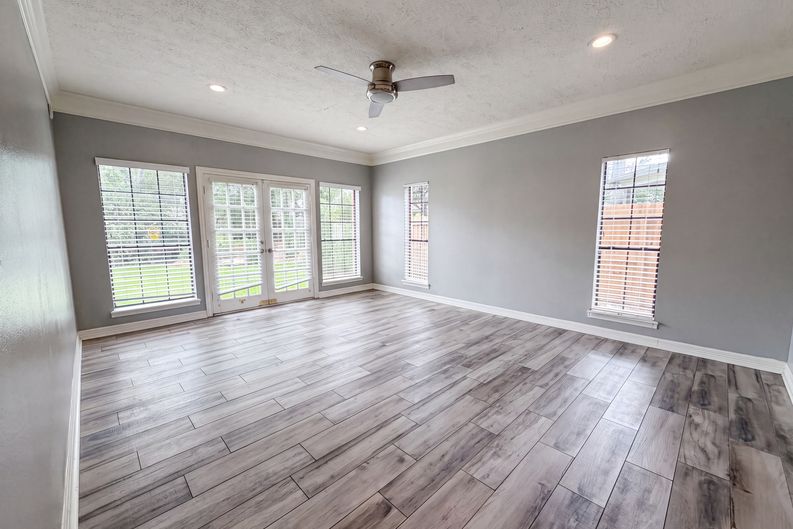 Photo 7 of 27 of 6127 Willowcrest Ct, Spring, TX
