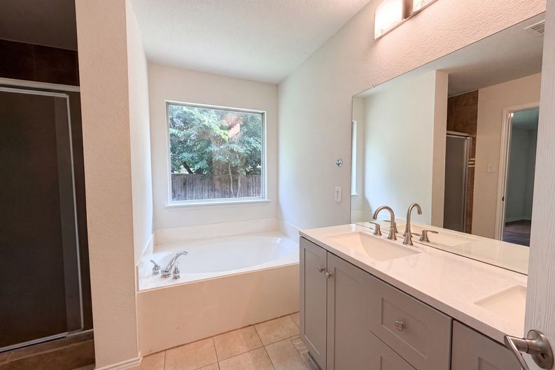 Photo 13 of 19 of 2324 Glenhaven Dr, McKinney, TX