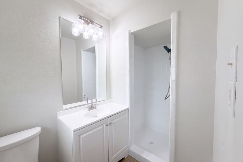 Photo 16 of 33 of 7706 Marinette Dr, Houston, TX