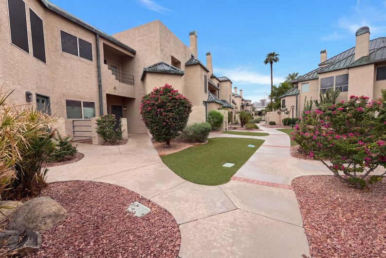 Photo 5 of 23 of 101 N 7th St, Phoenix, AZ