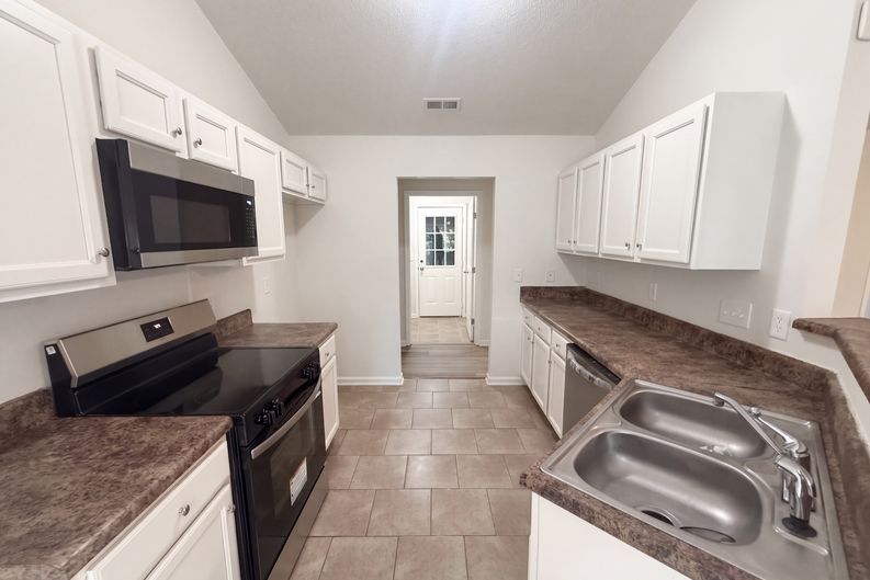 Photo 6 of 42 of 207 Hurston Way, Greensboro, NC