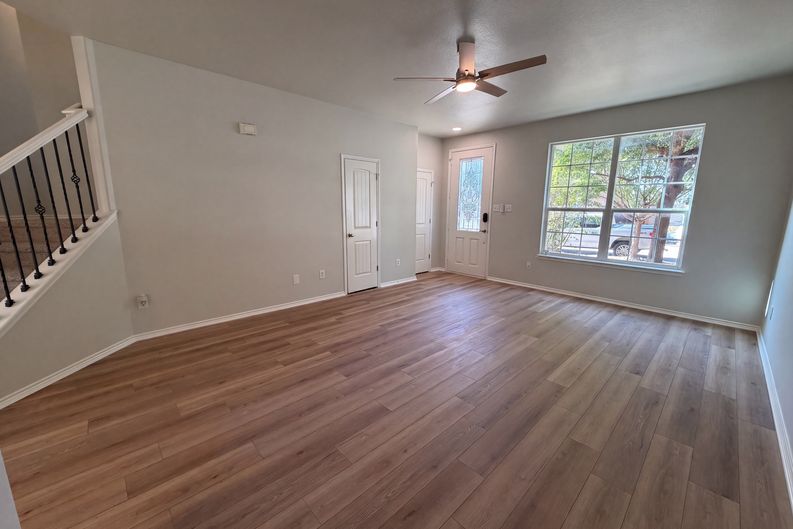 Photo 8 of 32 of 3933 Grizzly Hills Cir, Fort Worth, TX