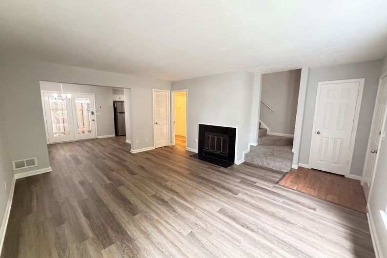 Photo 8 of 19 of 237 Chads Ford Way, Roswell, GA