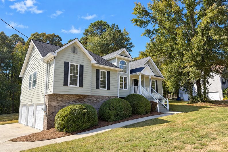 Photo 22 of 26 of 8619 Foxridge Dr, Winston, GA