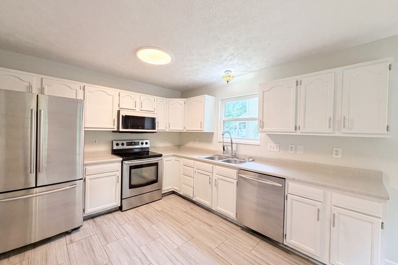Photo 20 of 25 of 4213 Mallard Dr, Batavia, OH