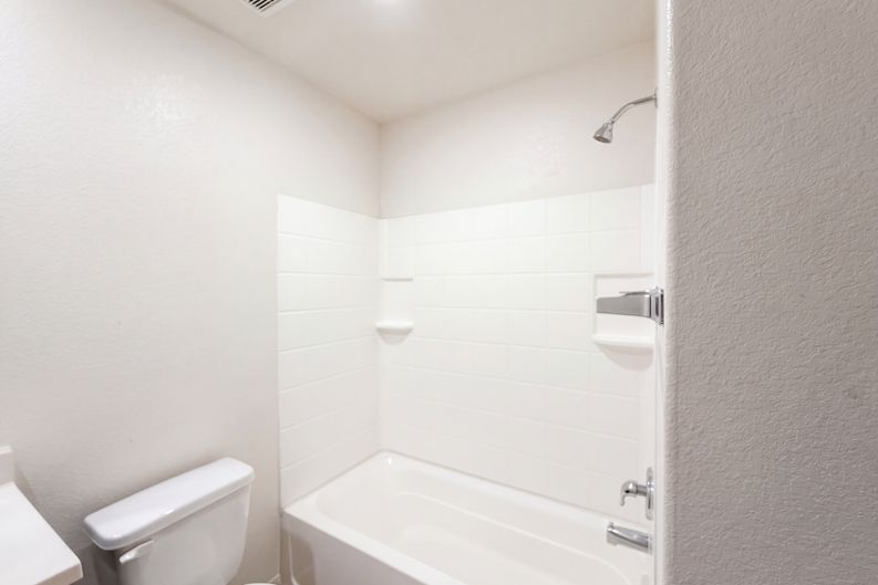 Photo 14 of 16 of 6115 El Oro Dr, Houston, TX
