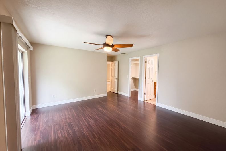 Photo 4 of 26 of 881 Vicksburg St, Deltona, FL