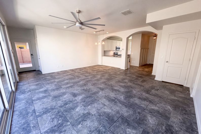 Photo 3 of 22 of 4248 E Erie St, Gilbert, AZ