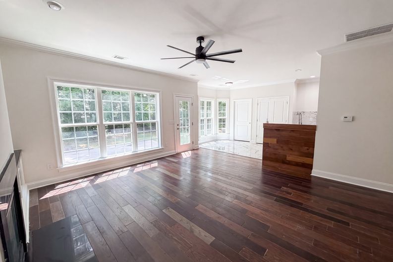 Photo 8 of 23 of 6420 Torrence Trace Dr, Huntersville, NC