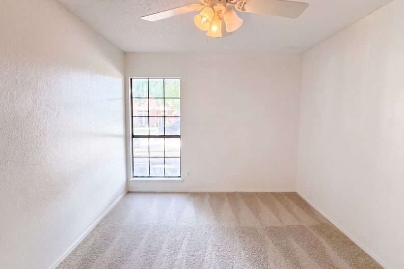 Photo 8 of 17 of 4636 Archer Dr, The Colony, TX