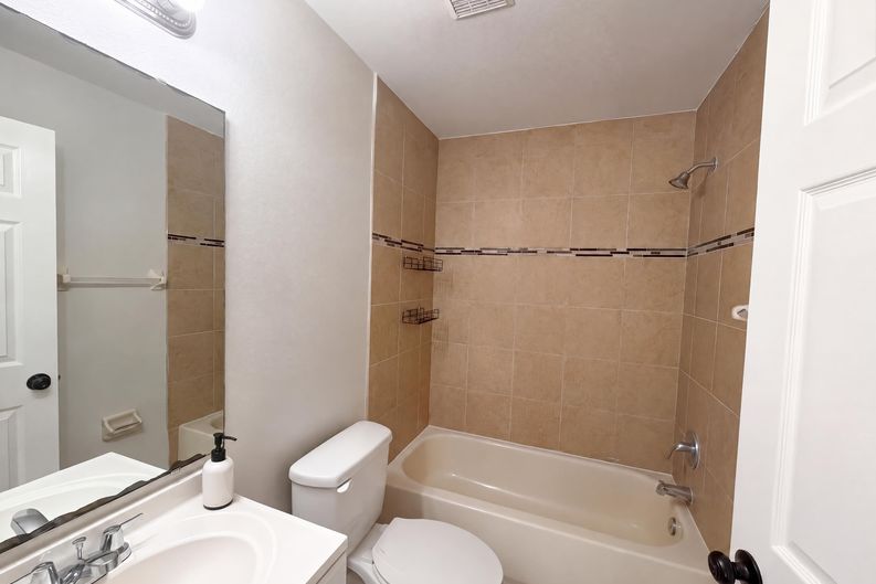 Photo 18 of 20 of 13319 Caspian Ln, Clermont, FL